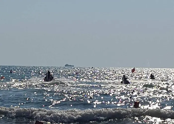 Flower Roof Private Terrace Golem (Tirana)